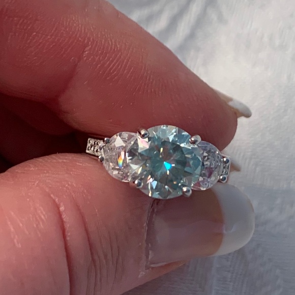 🎉HP🎉 2.6 Ct VVS1 Sky Blue Moissanite Ring, Sz 6 - Picture 7 of 8